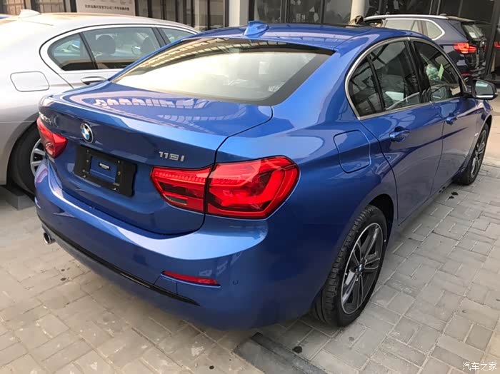 提车啦 宝马118i 运动版 埃斯托蓝