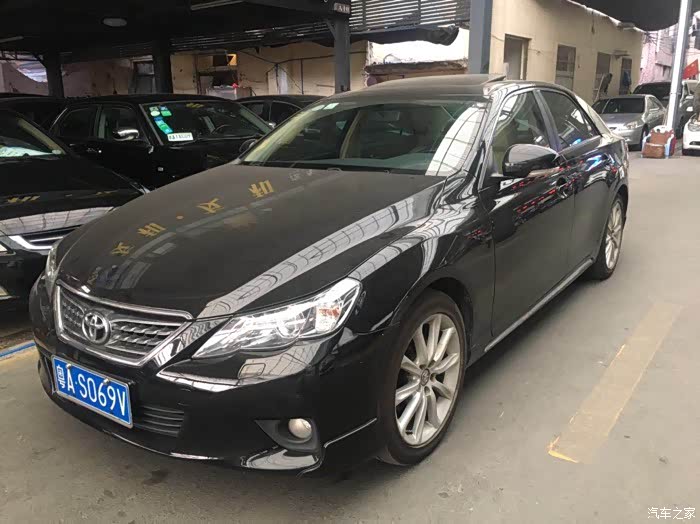 12年黑色带拨片锐志