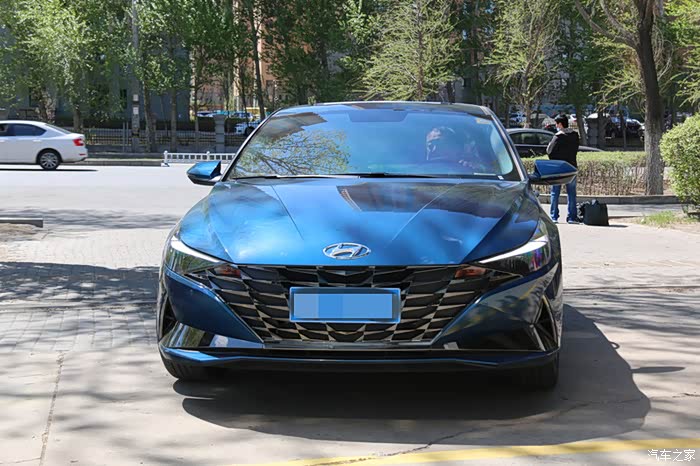 【图】伊兰特冰海蓝精英版提车上牌纪念_伊兰特论坛_汽车之家论坛