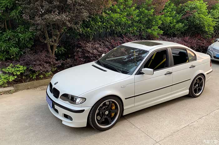 经典永恒宝马e46325i翻新加内饰改装