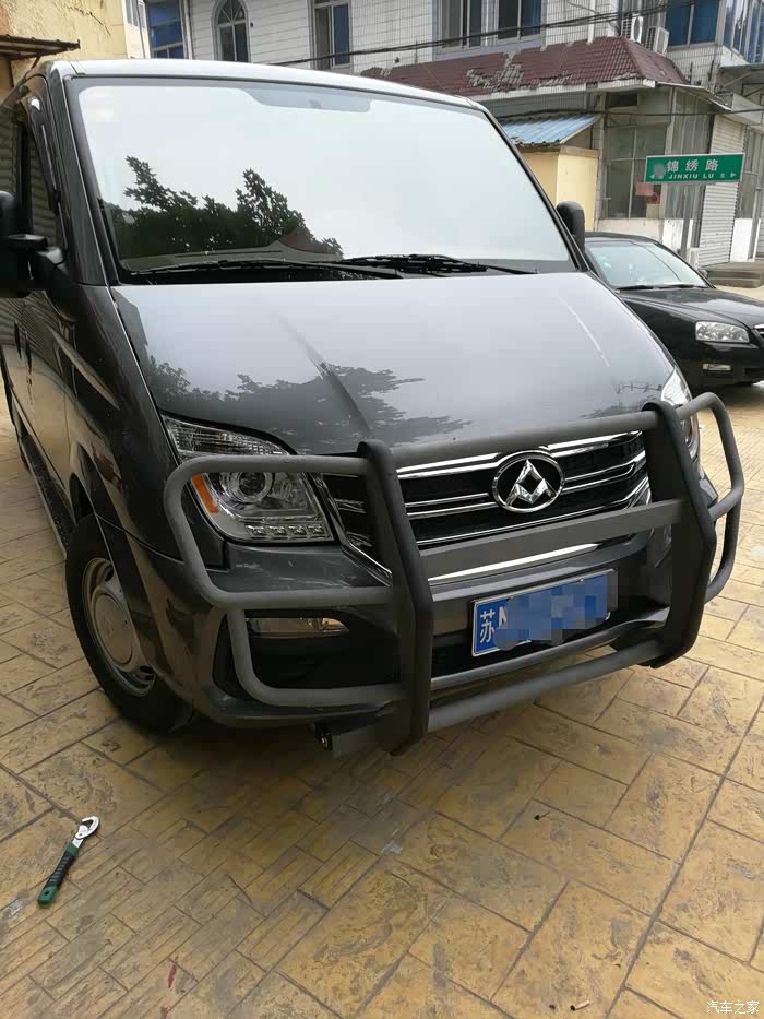 9119 | 回复: 51 上汽大通v80论坛 18款短轴超低顶提车改装作业多图