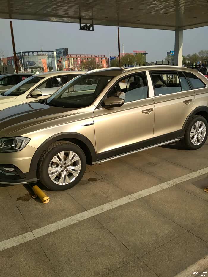 准备提车,求金色蔚领图片