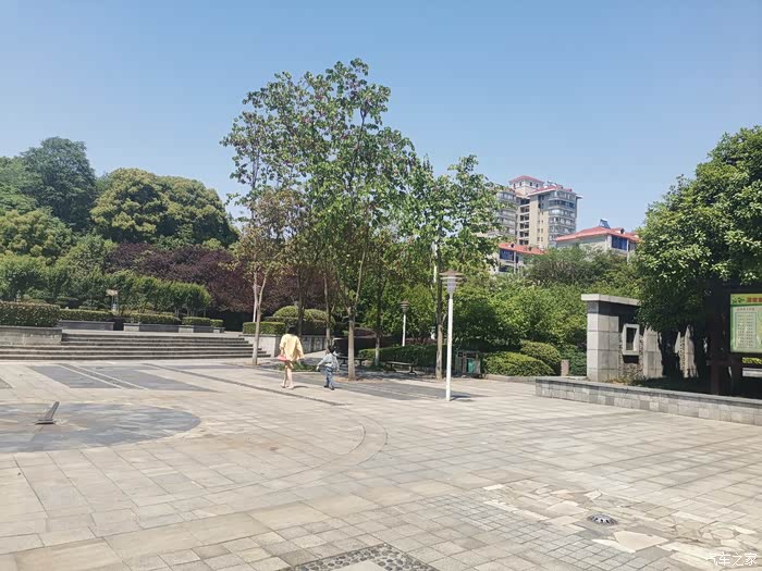 吉利缤瑞尽兴生活金鳄山公园一游