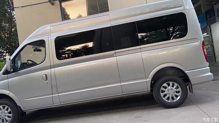 【图】21年5月上牌v80plus长轴中顶7座,银色手动转让_上汽大通maxus