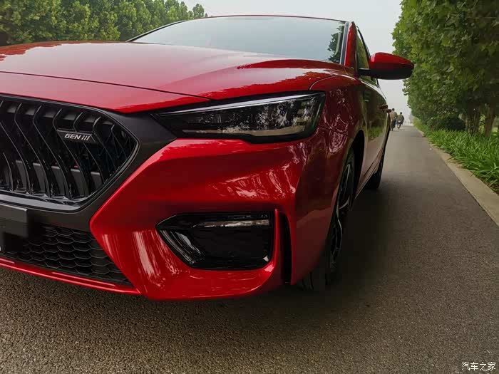 分享喜悦,喜提红色新名爵6