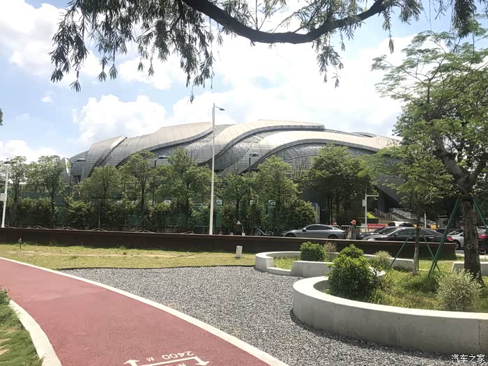 周末逸起打卡广州大学城中心湖公园