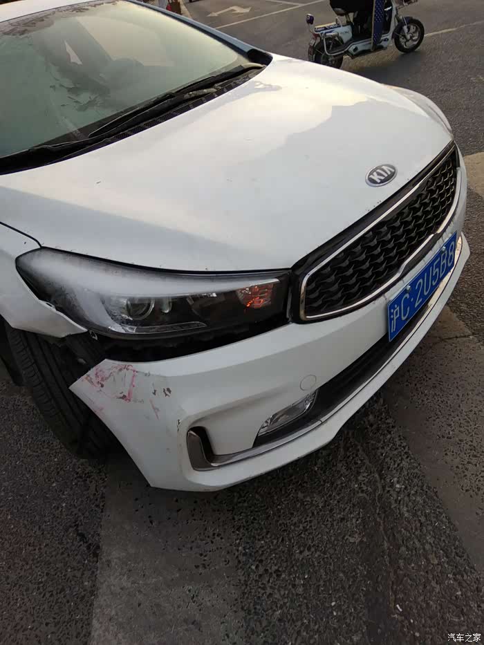 【图】自己车前面撞坏了_起亚k3/k3s论坛_汽车之家论坛