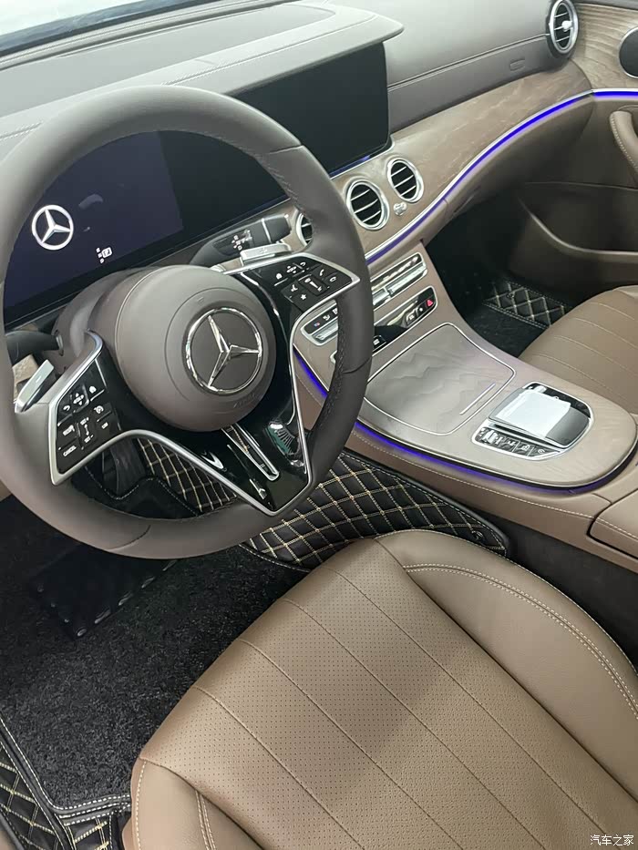 【图】新款e300车主 求几张夜晚的氛围灯大图_奔驰e级论坛_汽车之家