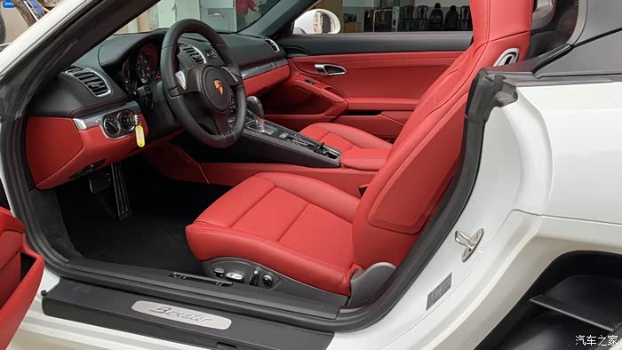 保时捷718棕色内饰改装黑加波尔多红色满满的运动感