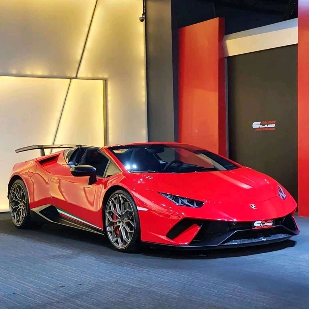 图 兰博基尼的大牛,你确认你叫大牛,非常的漂亮,特别是这个红色.