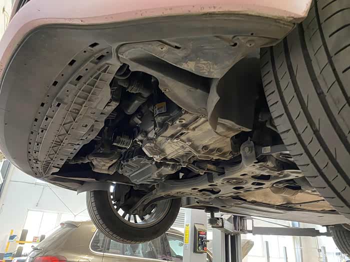 凌渡七万公里更换变速箱油作业