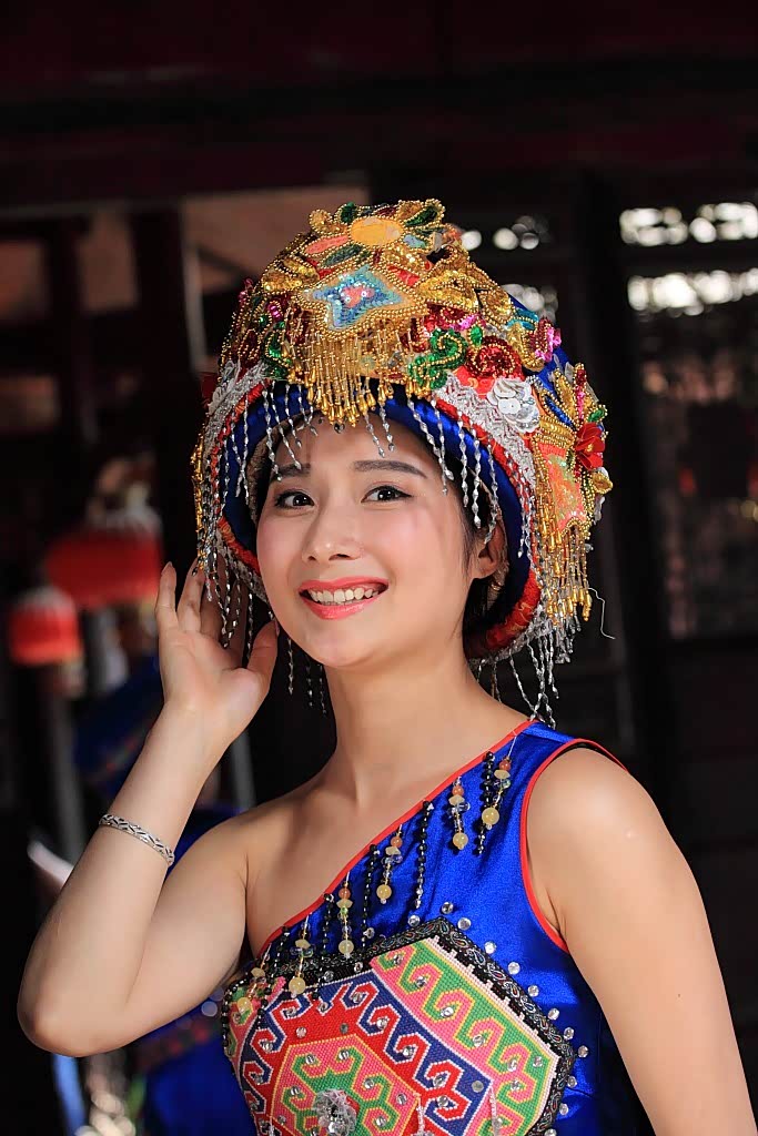 少数民族风景区 ,美丽的民族风情 迷人的风采 美丽的装扮_赛马论坛_手