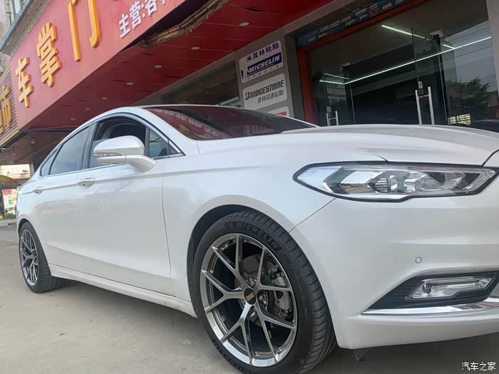 出蒙迪欧锻造19寸轮毂加米其林胎