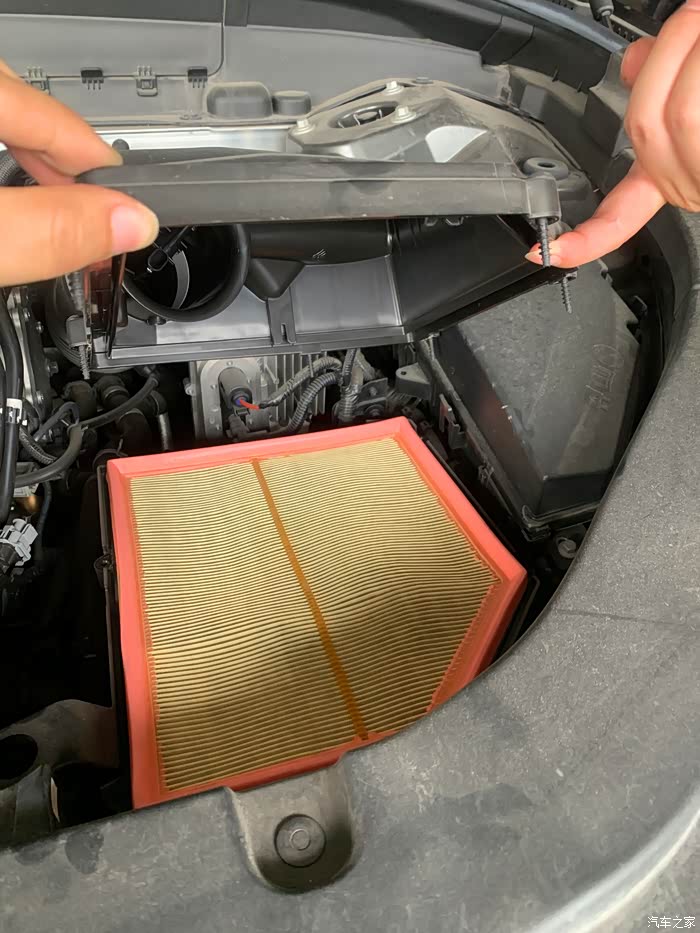 沃尔沃xc60空气滤芯拆装清洁作业2020款智逸