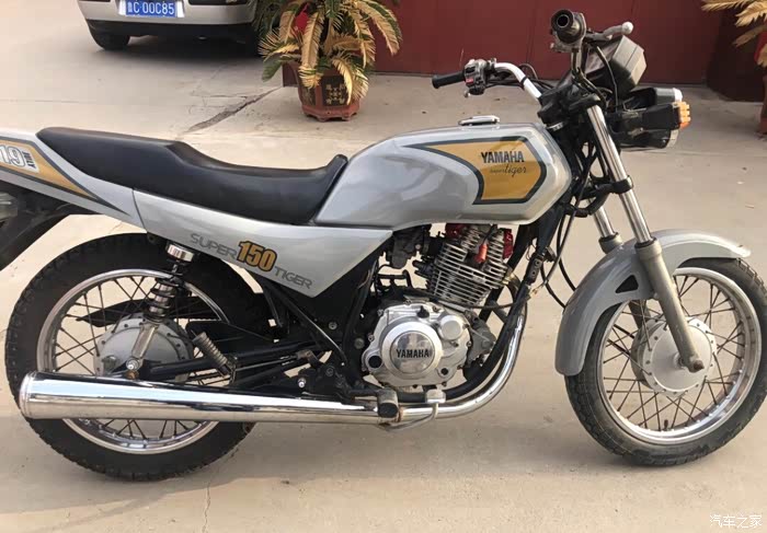 老车雅马哈150