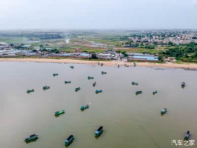 星星点点的渔船