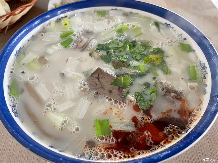 临汾郊区的一家红红火火的老孙家羊肉馆