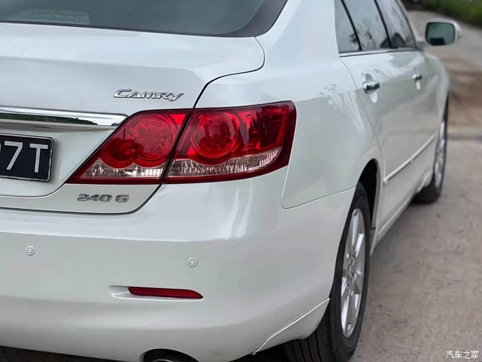 最美珍珠白6代凯美瑞图文鉴赏