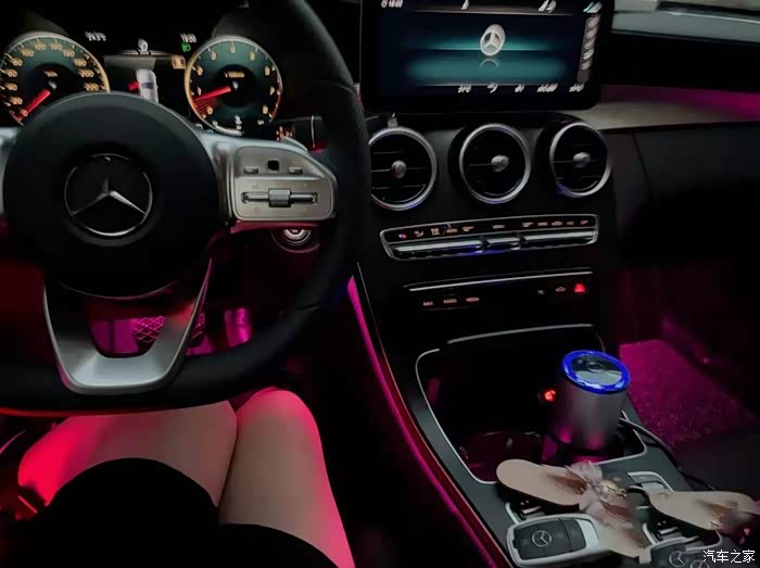 奔驰c200l适合女孩子开的小车车真的太好看了