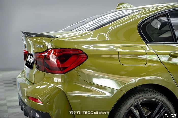 宝马1系改色漆面装甲绿