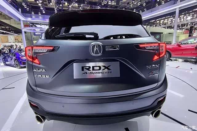 讴歌rdx强大的越野性能,漂亮的外观很有标志性.