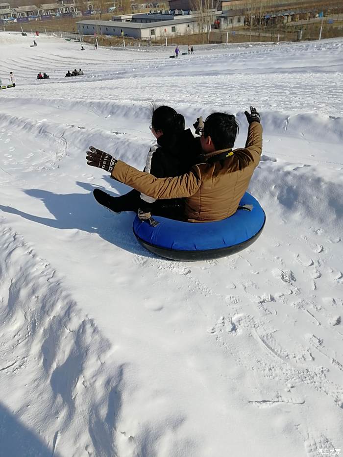 满城滑雪图片