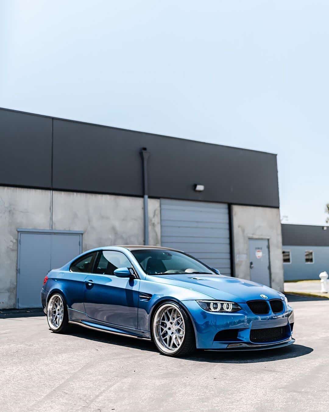 宝马e92m3这个蓝色真不错很干净