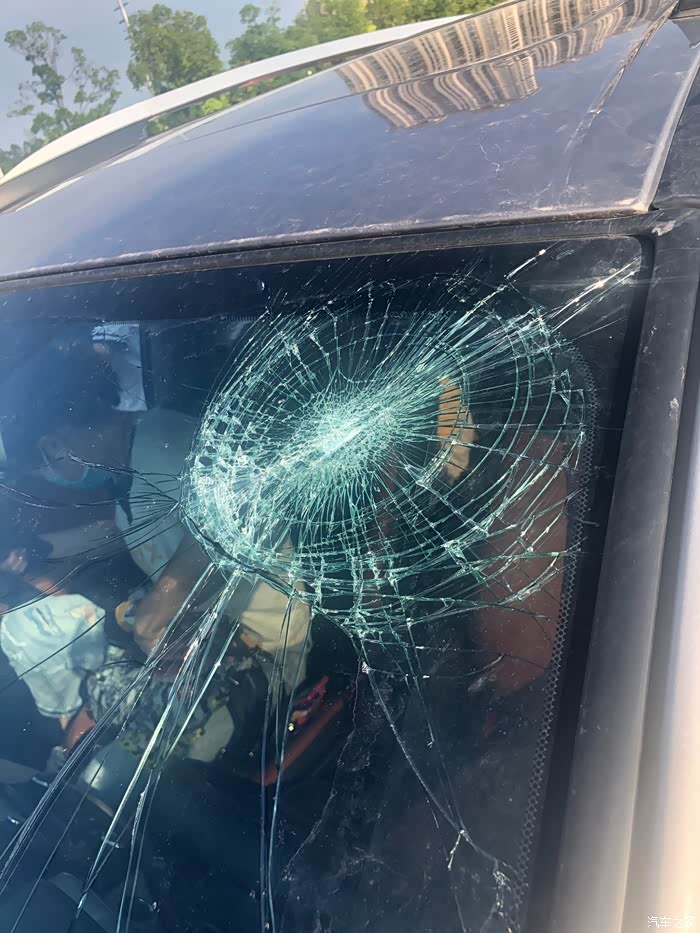 【图】前挡玻璃烂了_rav4荣放论坛_汽车之家论坛