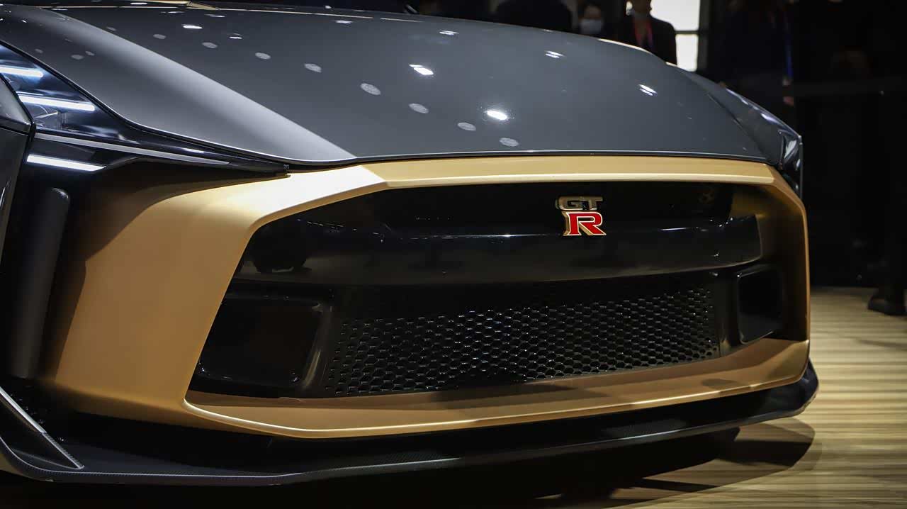 七百多万的日产gtr亮相车展