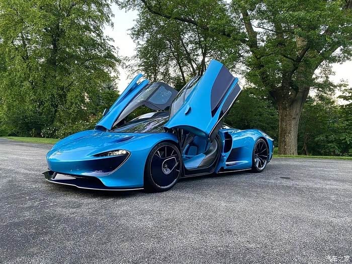 蓝色迈凯伦 mclaren speedtail