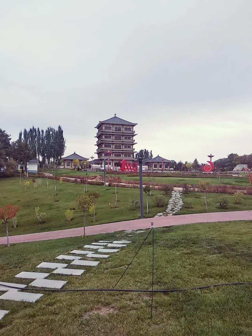 镜头下的白银金岭公园,流水淙淙,枫叶红红!