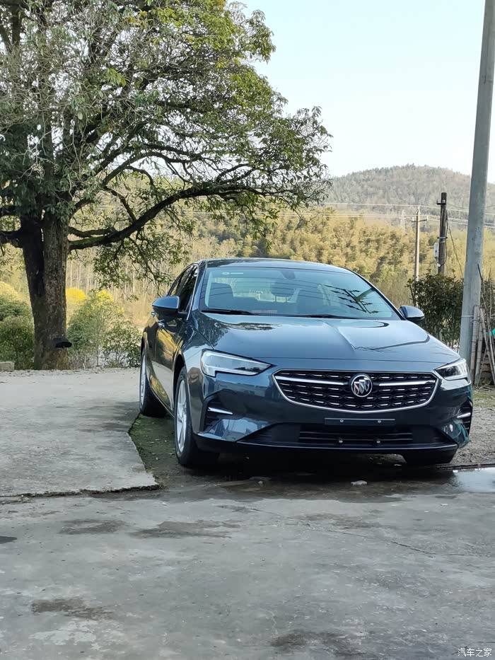 君威15t2021款黯影灰提车2个月感受感谢团子秒车