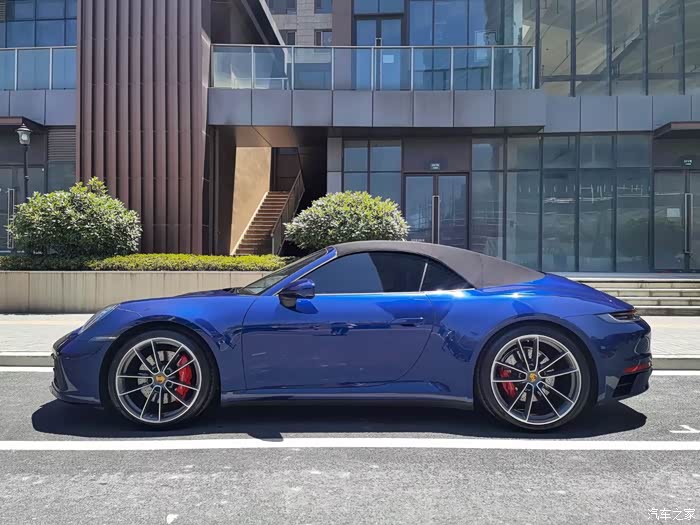 【图】出一台保时捷992 龙胆蓝黑内敞篷_保时捷911论坛_汽车之家论坛