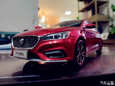 《一起去看流星雨》,男主慕容云海的座驾就是名爵的车系,mg的3sw,当时