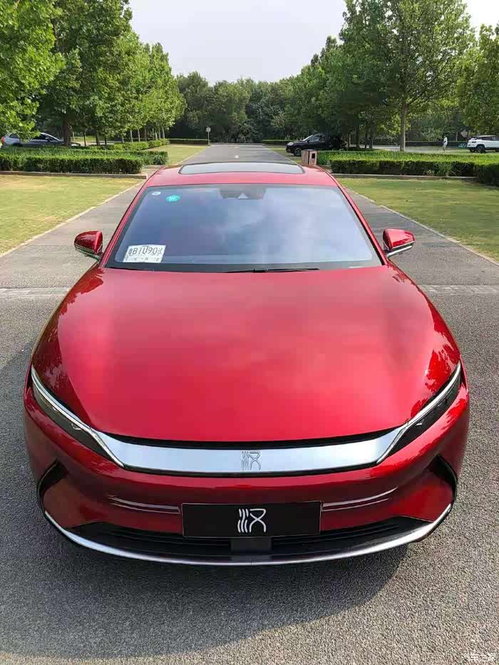 红色的汉超好看