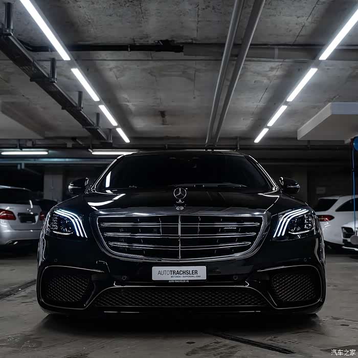 黑色奔驰mercedes-amg s65 ,金色轮毂,太喜欢