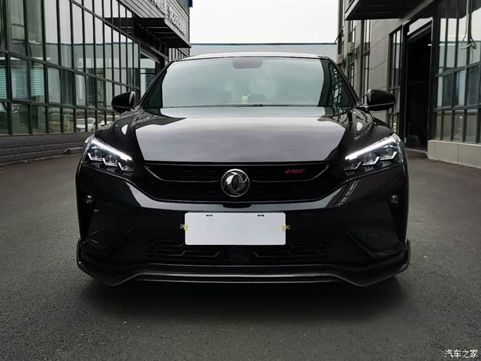 炫酷的奕炫个性十足,黑色的相当有质感