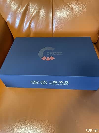 大中午收到大众的礼盒!_id.4 crozz论坛_手机汽车之家