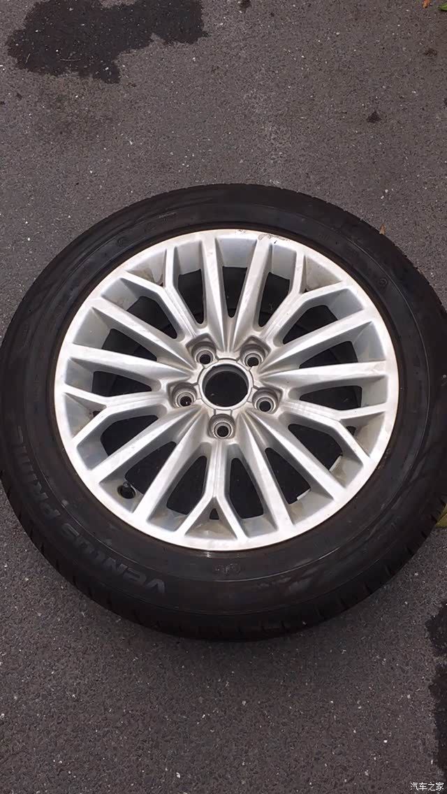 出奥迪a1     原车钢圈     轮胎一套