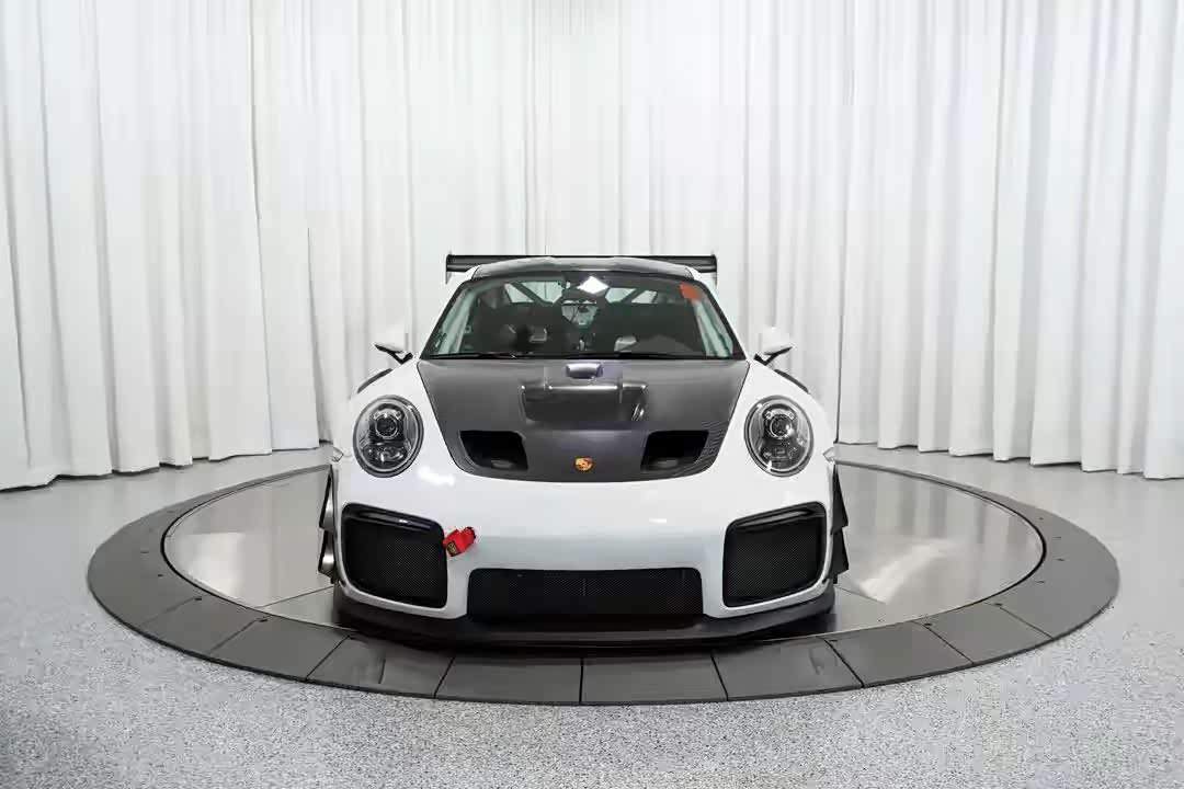 黑白搭配的保时捷911看着挺凶的