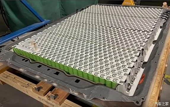11日 特斯拉4680电池包曝光