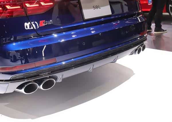 黑色六边形进气格栅性能感十足的前包围惹眼的奥迪s标志帅