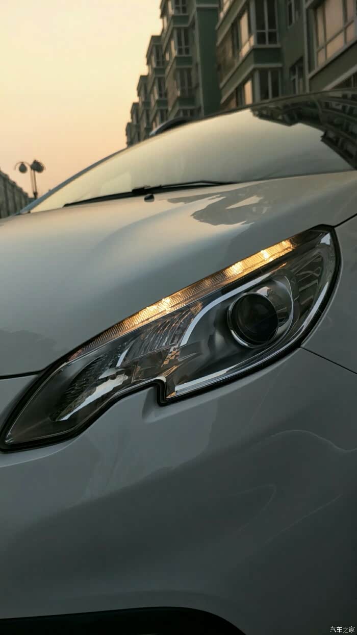 【图】谁有换过示廓灯_标致2008论坛_汽车之家论坛