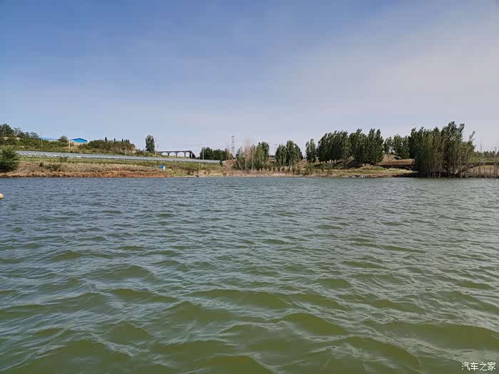 春风十里泛舟湖上荆山水库游记