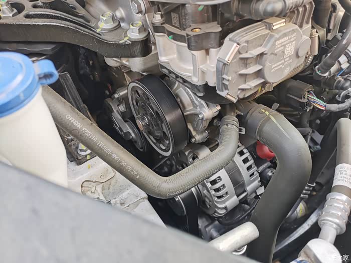 逸动plus发动机舱欣赏