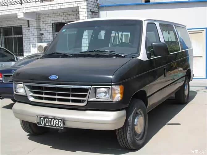 经典老车晨练偶遇90年代道奇ram350申请精华