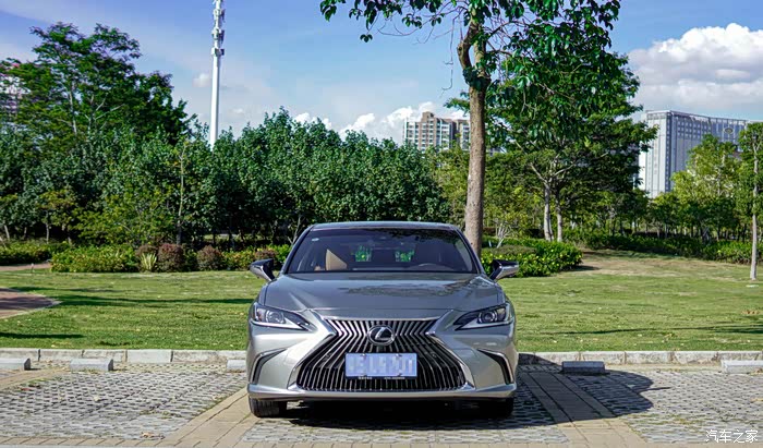 有一种质感向内而生雷克萨斯es200提车2000公里的心得分享