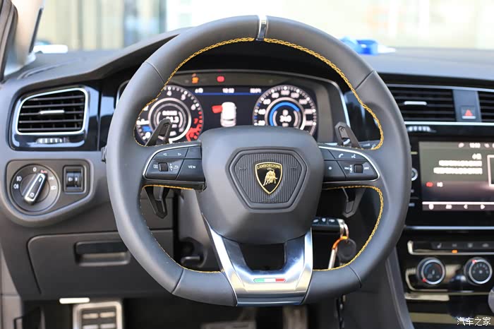 高尔夫7加装兰博基尼方向盘上图品鉴