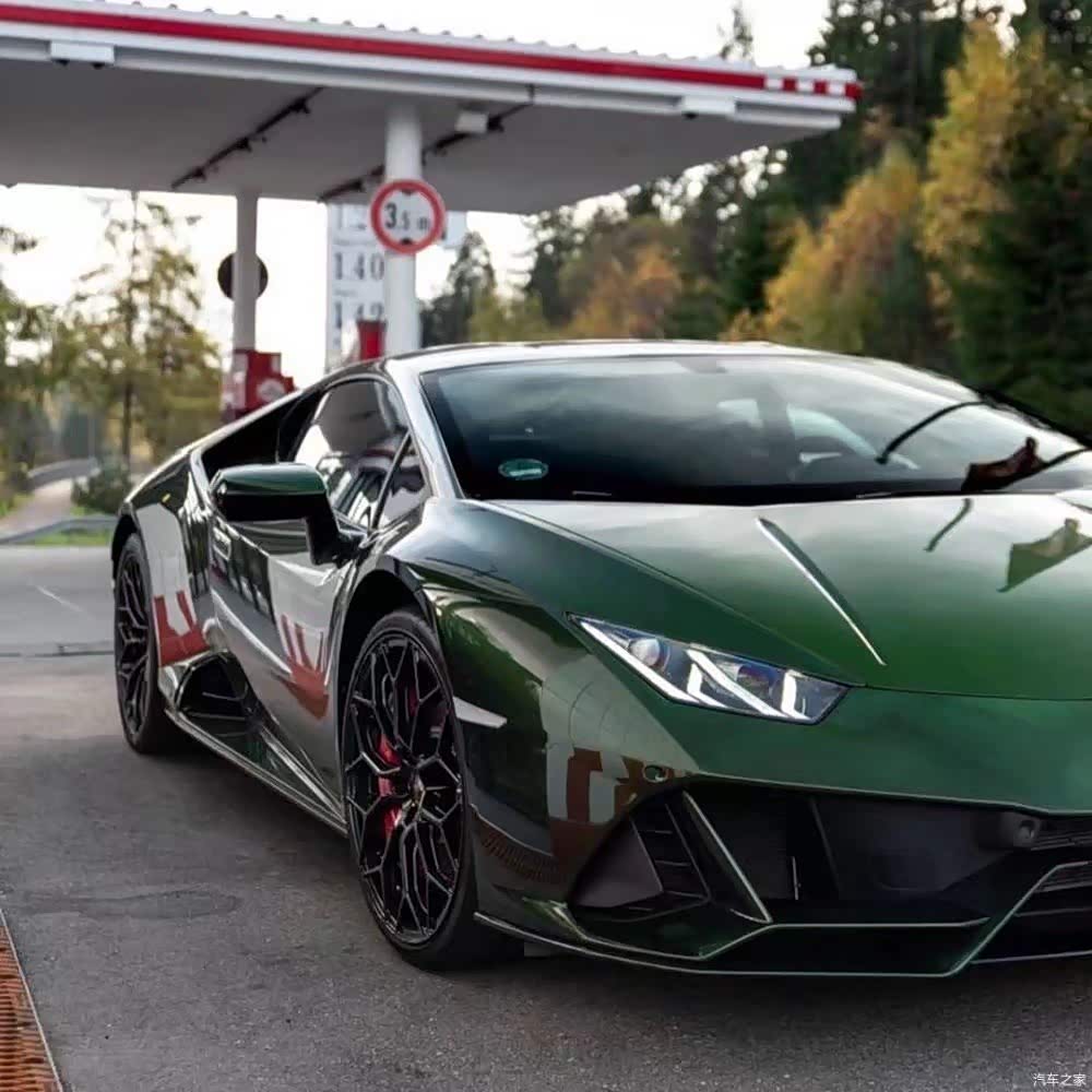 墨绿色车漆的兰博基尼huracanevo