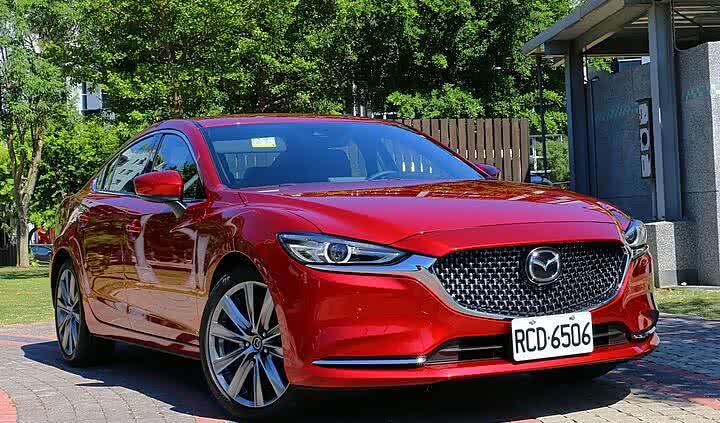 这台刚刚亮相的新款马自达六轿车的实车表现